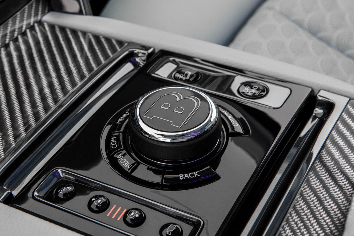 BRABUS 700 BLUE SKY Studio klein (28)-1170x780