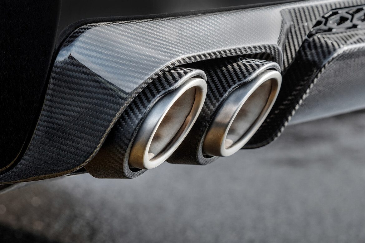 BRABUS 700 based on Rolls Royce Ghost Extended Outdoor klein (20)-1170x780