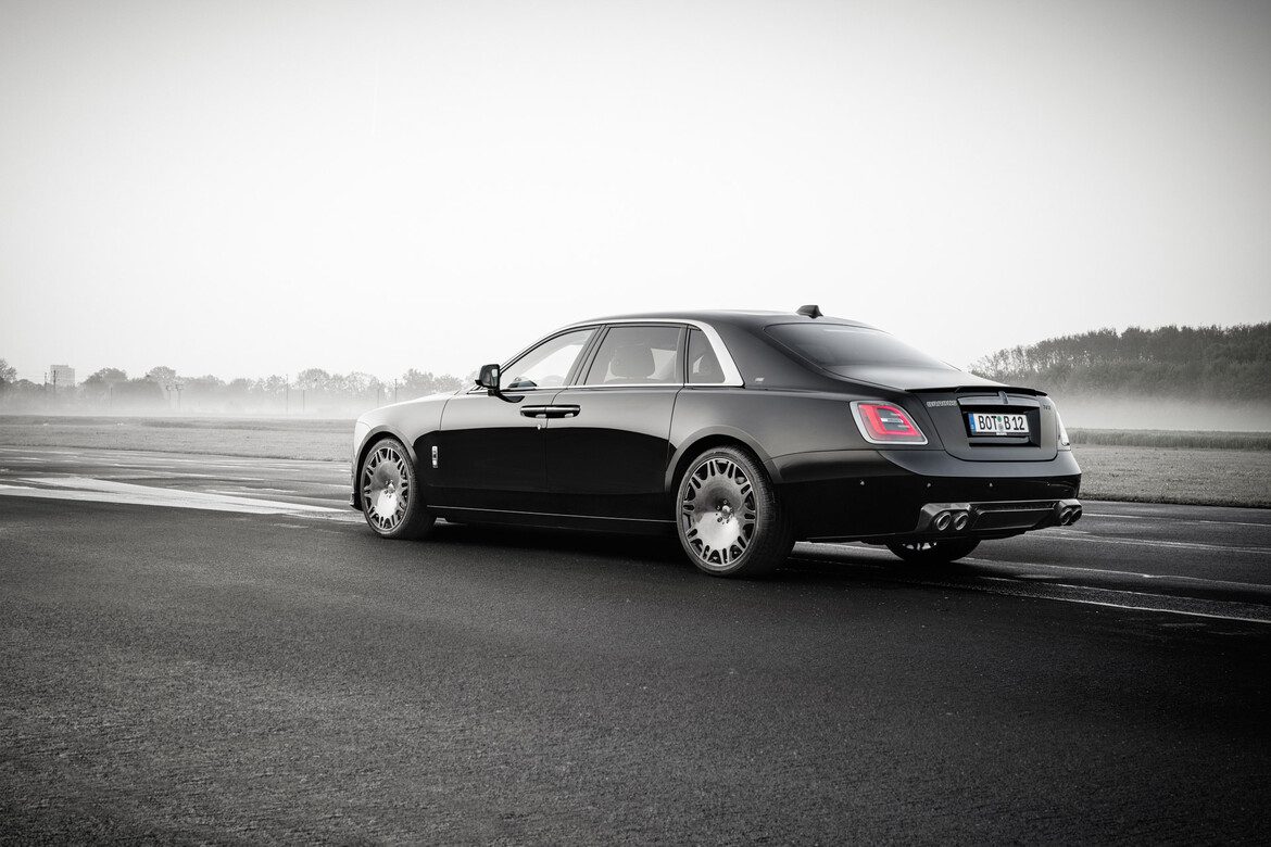 BRABUS 700 based on Rolls Royce Ghost Extended Outdoor klein (3)-1170x780